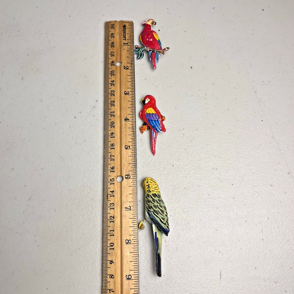Vintage Parrot Bird Brooch Lot Macaw Parakeet Budgie Pins Jewelry Enamel & Wood - Picture 3 of 13